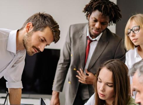 Quels sont les métiers du numérique qui recrutent le plus ? 